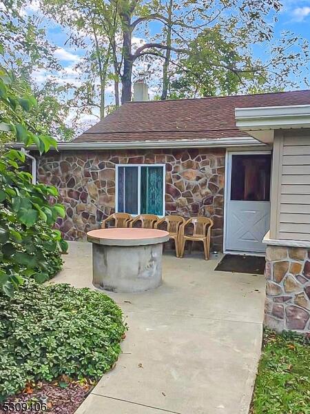 Property listing MLS 4050191 photo 4