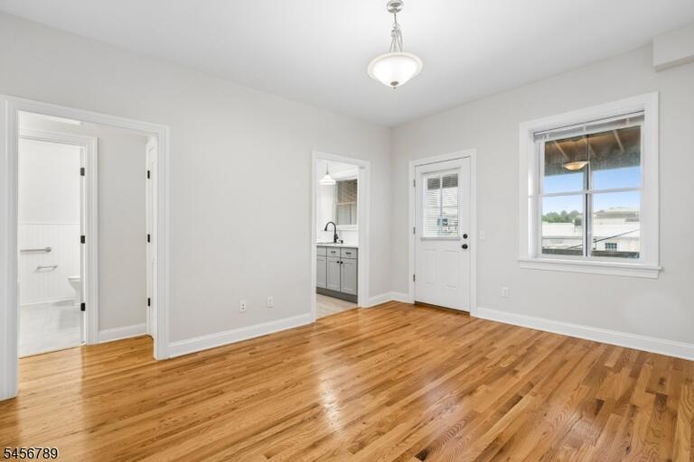 Property listing MLS 4050379 photo 9