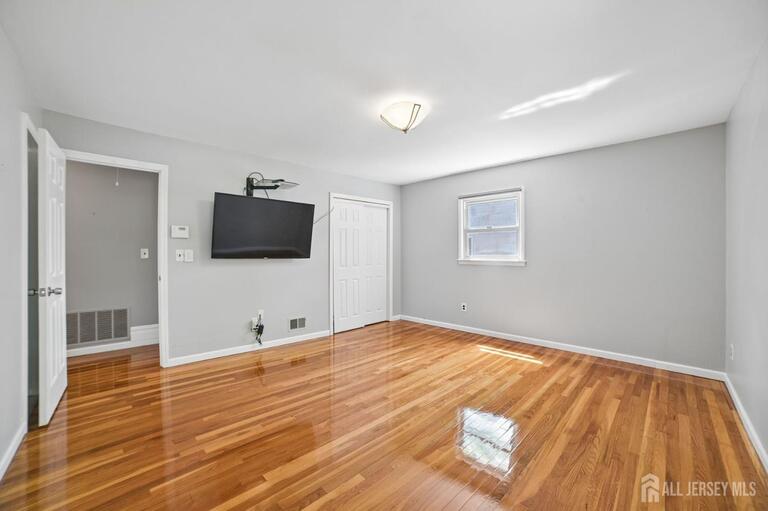 Photo 15 of 743 Wood Avenue, Edison NJ 08850, Edison, NJ