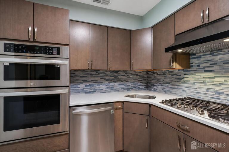 Photo 5 of 811 Waterford Drive, Edison NJ 08817, Edison, NJ
