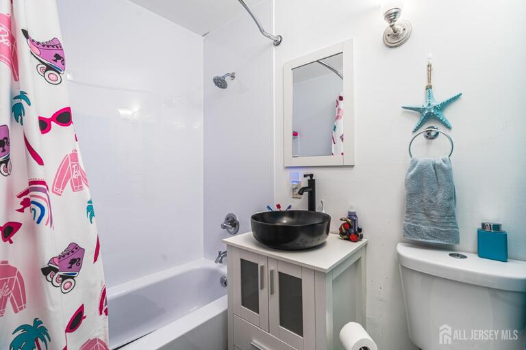 Photo 14 of 76 Woodland Drive, Keyport NJ 07735, Keyport, NJ