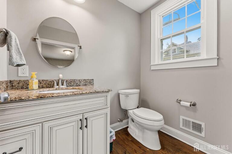Photo 27 of 420 Mountainview Terrace, Dunellen NJ 08812, Dunellen, NJ