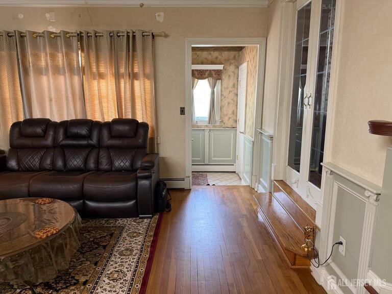 Photo 3 of 118 Swarthmore Terrace, Menlo Park Terrace NJ 08840, Menlo Park Terrace, NJ