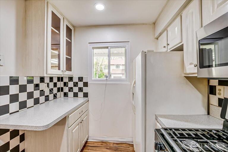 Photo 8 of 12 Tulip Court, Edison NJ 08820, Edison, NJ