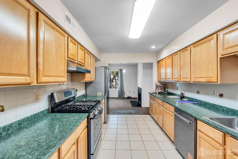 Photo 10 of 168 Thoreau Drive, Plainsboro NJ 08536, Plainsboro, NJ
