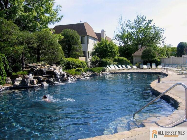 Photo 40 of 2 Park Gate Drive # 1002, Edison NJ 08820, Edison, NJ