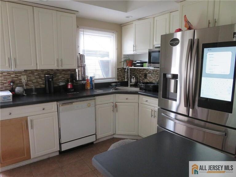 Photo 12 of 78 6th Avenue, Port Reading NJ 07064, Port Reading, NJ