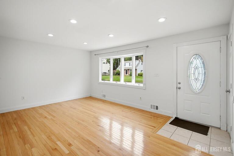 Photo 5 of 29 Windsor Drive, East Brunswick NJ 08816, East Brunswick, NJ