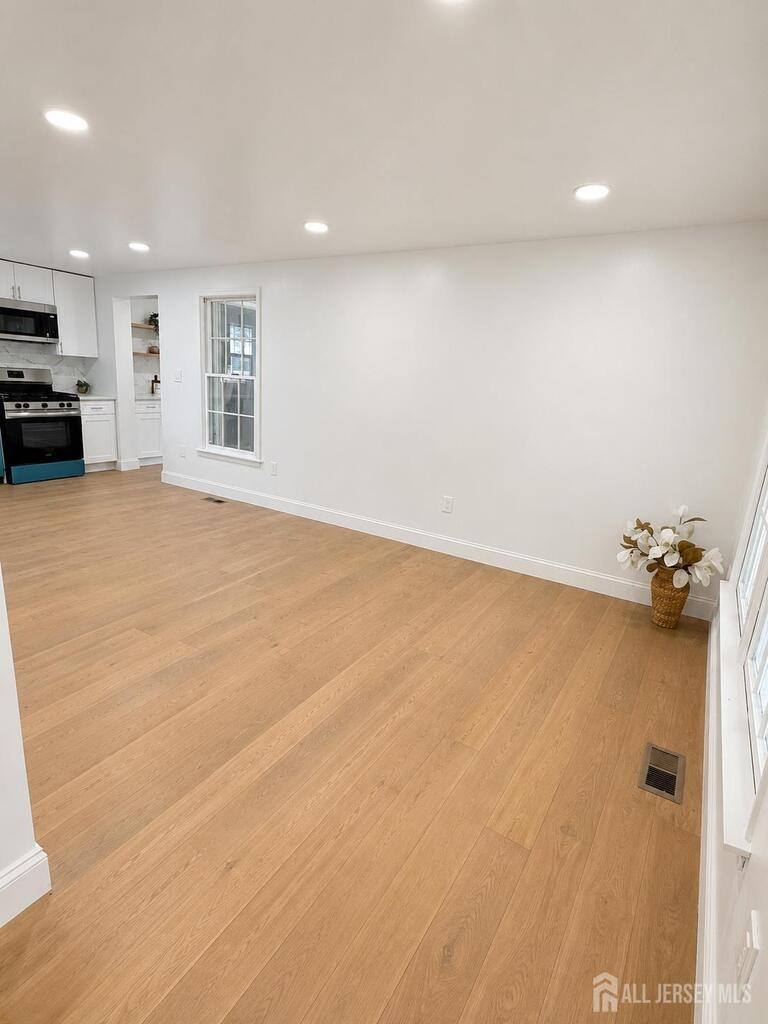 Photo 10 of 980 Gates Avenue, Piscataway NJ 08854, Piscataway, NJ