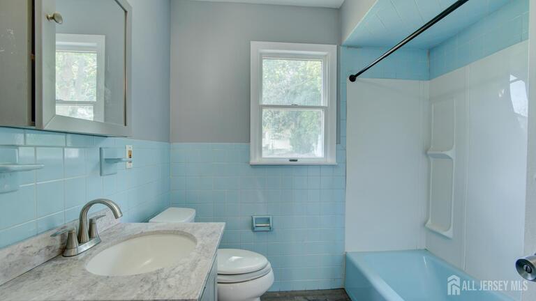 Photo 10 of 195 Pulaski Avenue, Sayreville NJ 08872, Sayreville, NJ