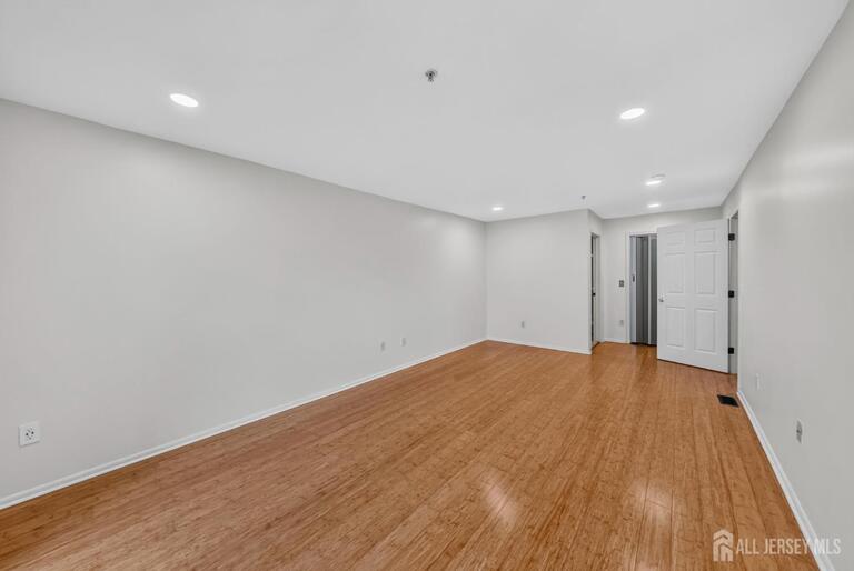 Photo 12 of 167 Vasser Drive, Piscataway NJ 08854, Piscataway, NJ