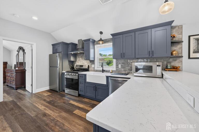 Photo 10 of 528 Ridgeway Avenue, South Amboy NJ 08879, South Amboy, NJ