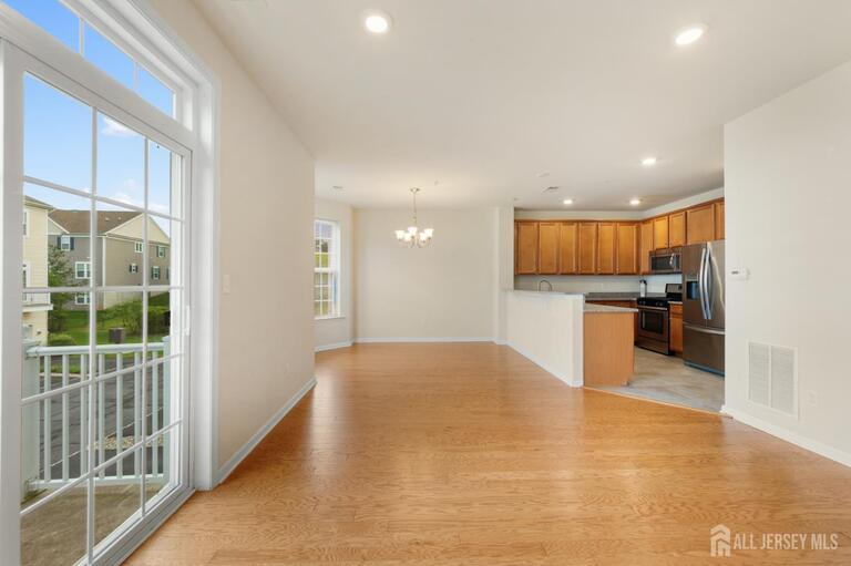 Photo 4 of 1423 Hudson Circle # 1423, Highland Park NJ 08904, Highland Park, NJ