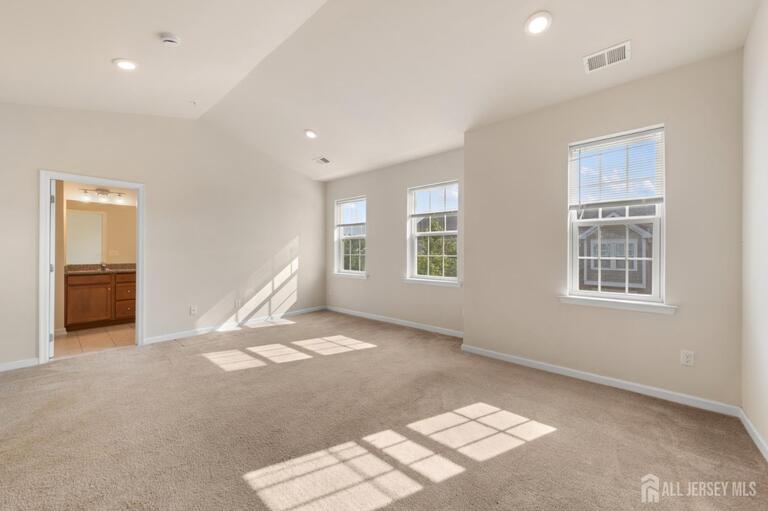 Photo 10 of 1423 Hudson Circle # 1423, Highland Park NJ 08904, Highland Park, NJ