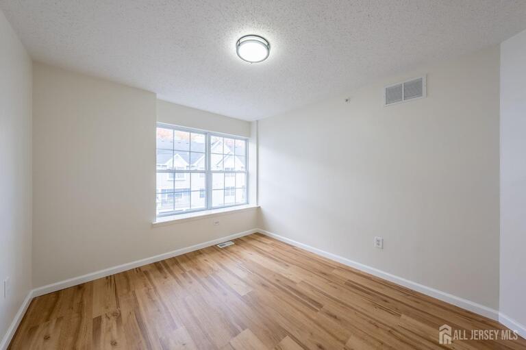 Photo 23 of 122 Prestwick Way, Edison NJ 08820, Edison, NJ