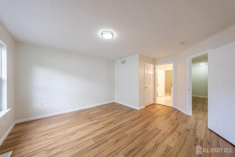 Photo 30 of 122 Prestwick Way, Edison NJ 08820, Edison, NJ