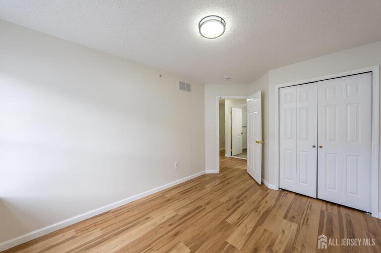 Photo 25 of 122 Prestwick Way, Edison NJ 08820, Edison, NJ