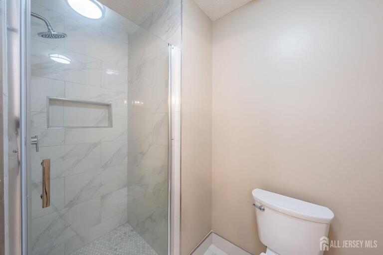 Photo 34 of 122 Prestwick Way, Edison NJ 08820, Edison, NJ