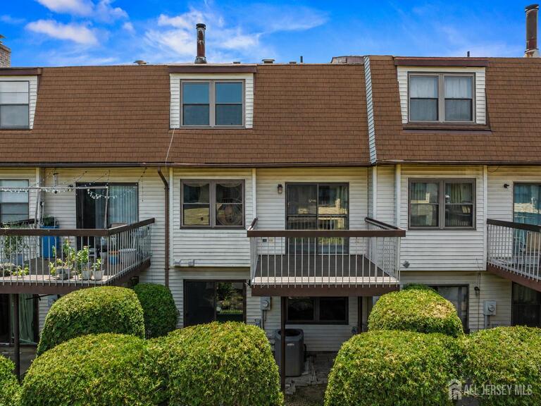 Photo 17 of 3504 N Oaks Boulevard N, North Brunswick NJ 08902, North Brunswick, NJ