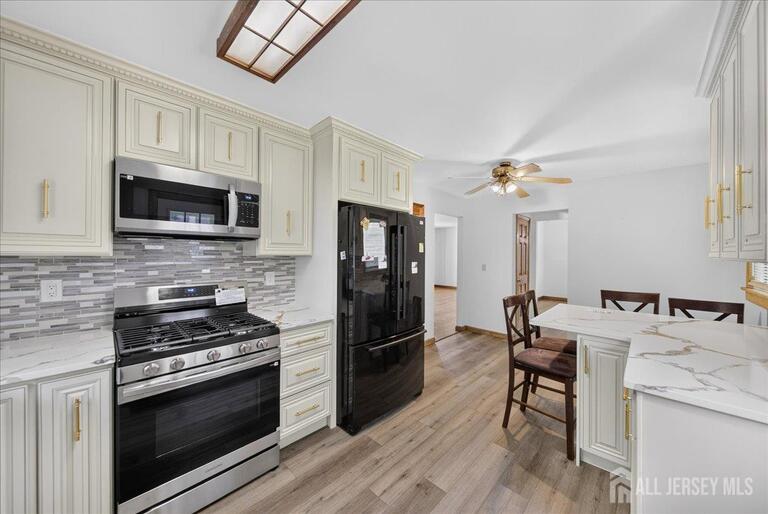 Photo 9 of 204 MARLIN Drive, Fords NJ 08863, Fords, NJ