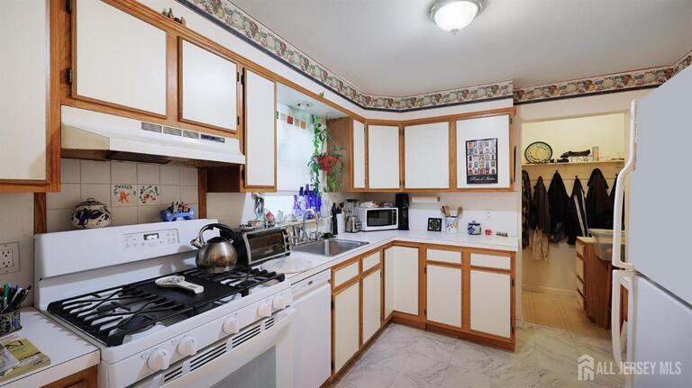 Photo 11 of 242 Karsey Street, Highland Park NJ 08904, Highland Park, NJ