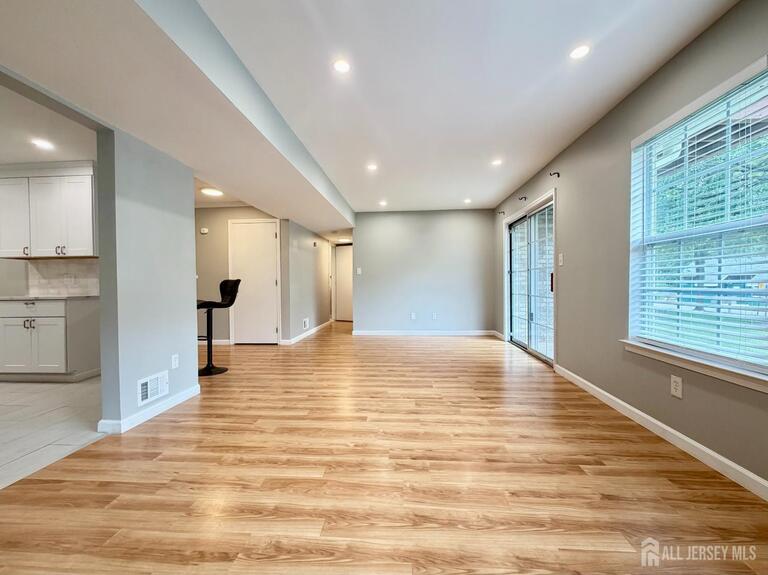 Photo 5 of 902 Plymouth Road, North Brunswick NJ 08902, North Brunswick, NJ