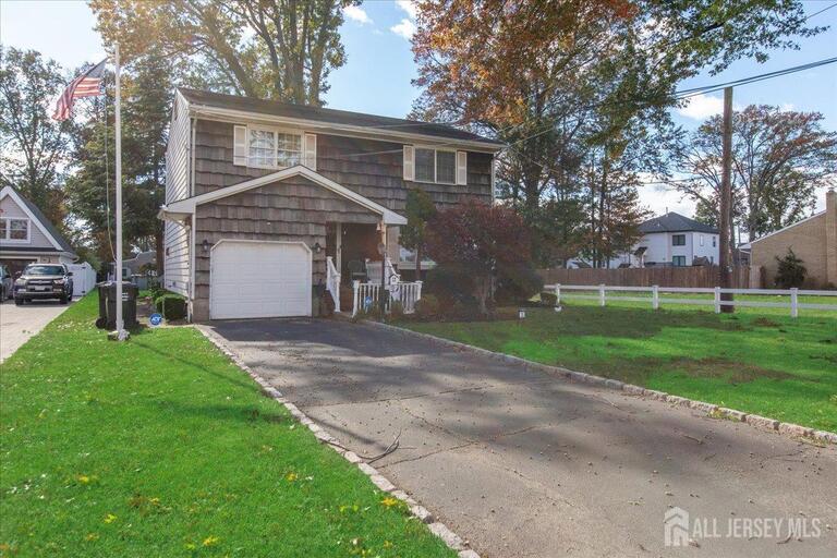 Photo 3 of 28 Debra Place, Sewaren NJ 07077, Sewaren, NJ
