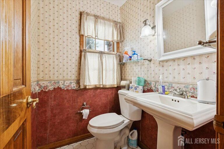 Photo 10 of 28 Debra Place, Sewaren NJ 07077, Sewaren, NJ