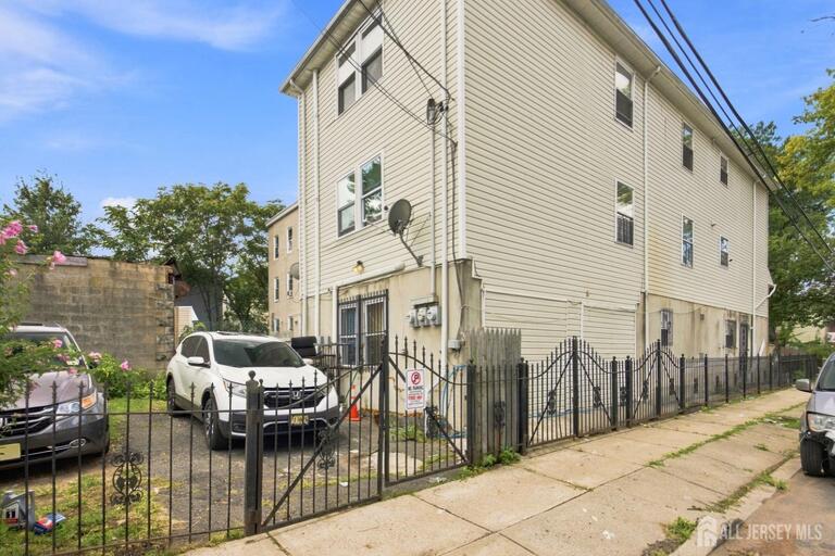 Photo 35 of 64 Fabyan Place, Newark NJ 07108, Newark, NJ