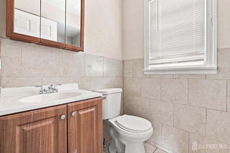 Photo 17 of 64 Fabyan Place, Newark NJ 07108, Newark, NJ