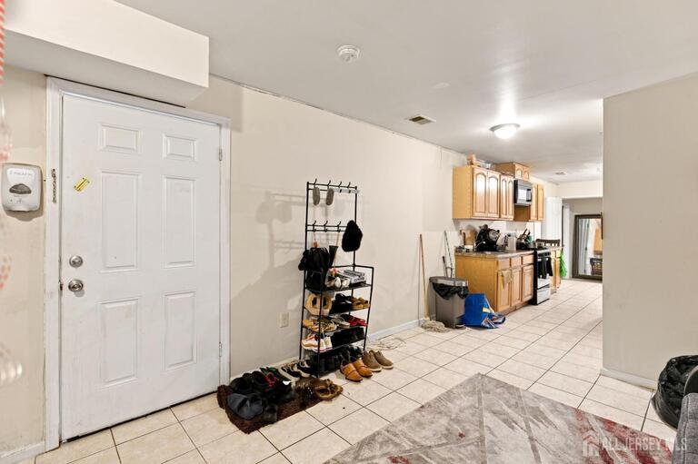 Photo 31 of 64 Fabyan Place, Newark NJ 07108, Newark, NJ