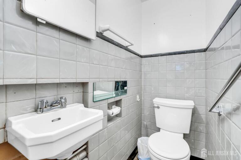Photo 35 of 140 Camelot Drive, Port Reading NJ 07064, Port Reading, NJ