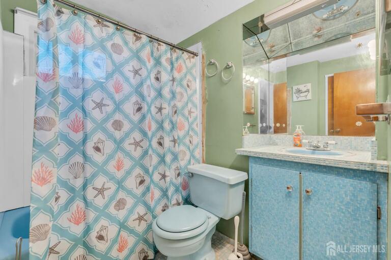 Photo 30 of 140 Camelot Drive, Port Reading NJ 07064, Port Reading, NJ