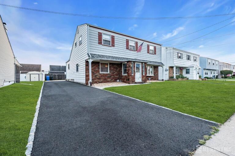 Photo 4 of 140 Camelot Drive, Port Reading NJ 07064, Port Reading, NJ
