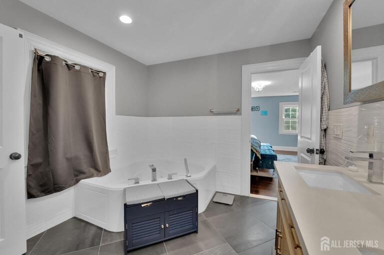 Photo 17 of 833 Salem Avenue, Hillside NJ 07205, Hillside, NJ