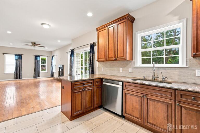 Photo 10 of 39 Hamilton Avenue, Edison NJ 08820, Edison, NJ