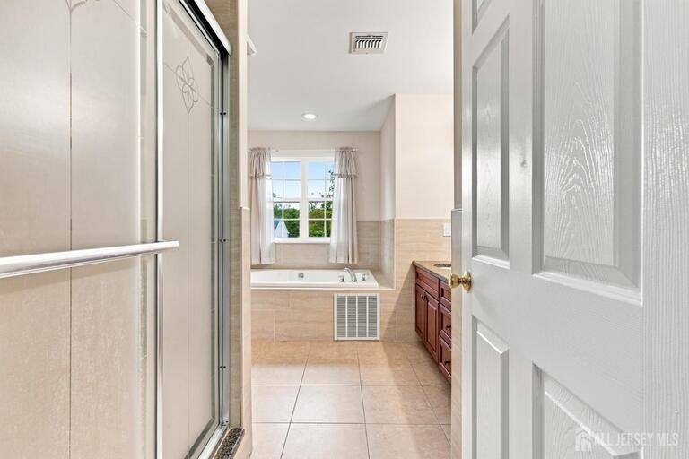 Photo 15 of 39 Hamilton Avenue, Edison NJ 08820, Edison, NJ