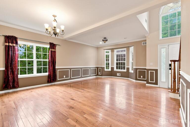 Photo 5 of 39 Hamilton Avenue, Edison NJ 08820, Edison, NJ