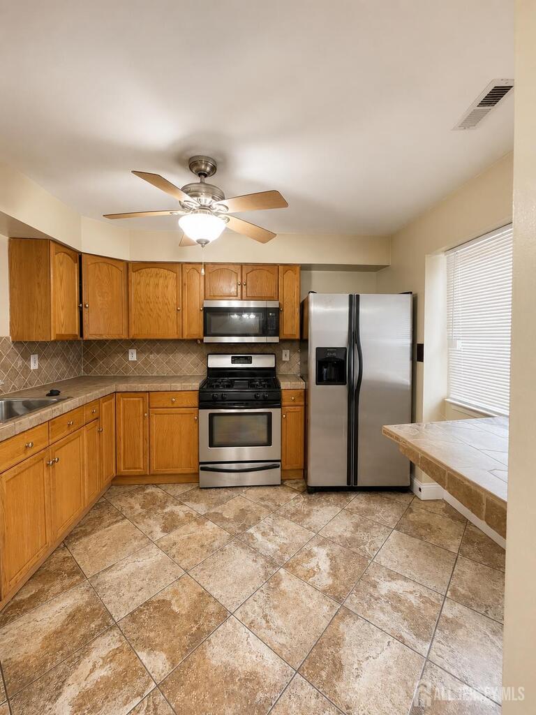 Photo 3 of 410 Johnstone Street, Perth Amboy NJ 08861, Perth Amboy, NJ