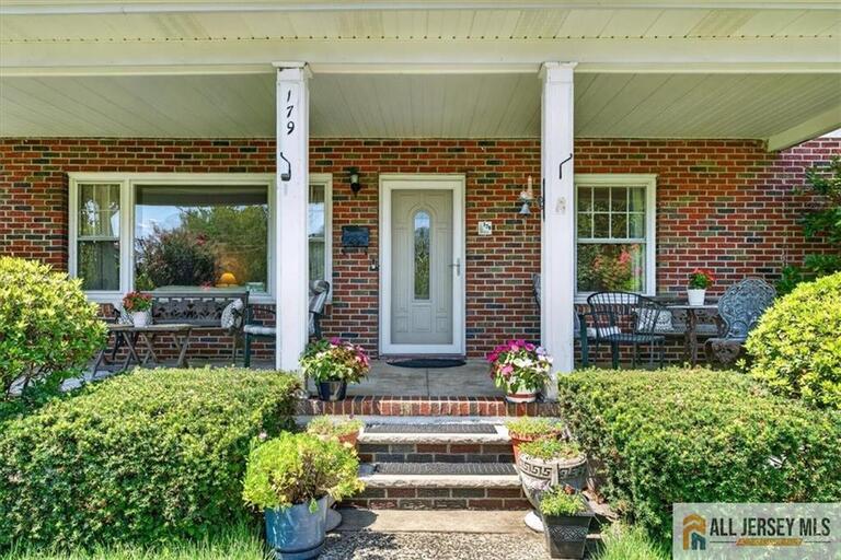 Photo 5 of 179 Lake Avenue, Metuchen NJ 08840, Metuchen, NJ
