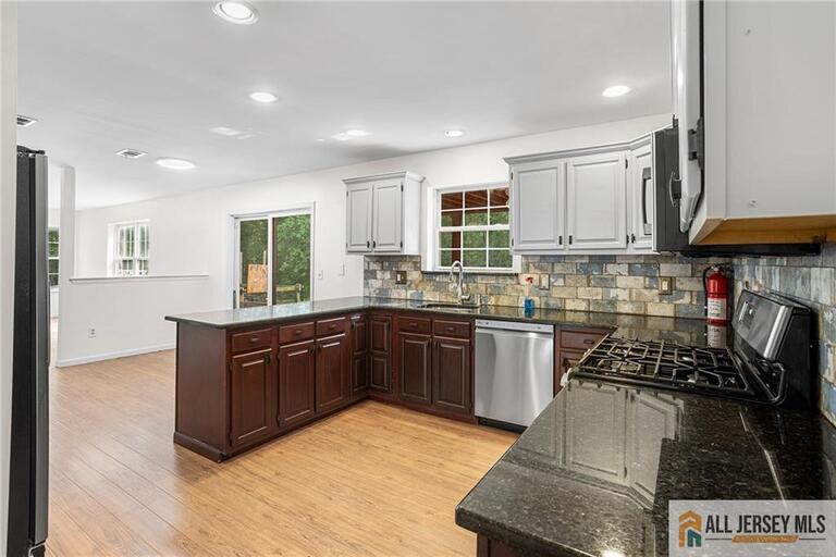 Photo 9 of 569 Buttonwood Drive, Jackson NJ 08527, Jackson, NJ