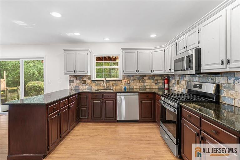 Photo 10 of 569 Buttonwood Drive, Jackson NJ 08527, Jackson, NJ