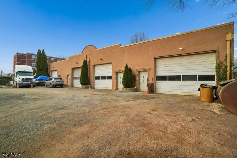 Property listing MLS 4000682 photo 10