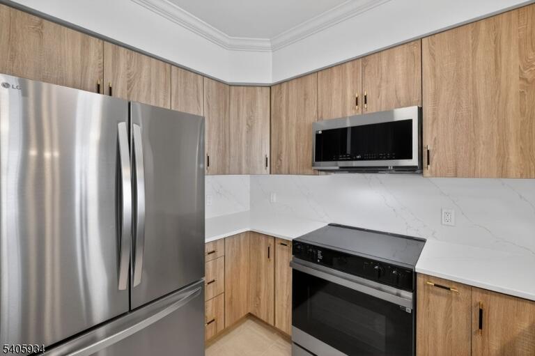 Property listing MLS 4005182 photo 8