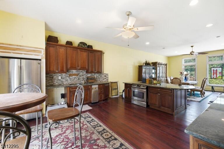 Property listing MLS 4010738 photo 24