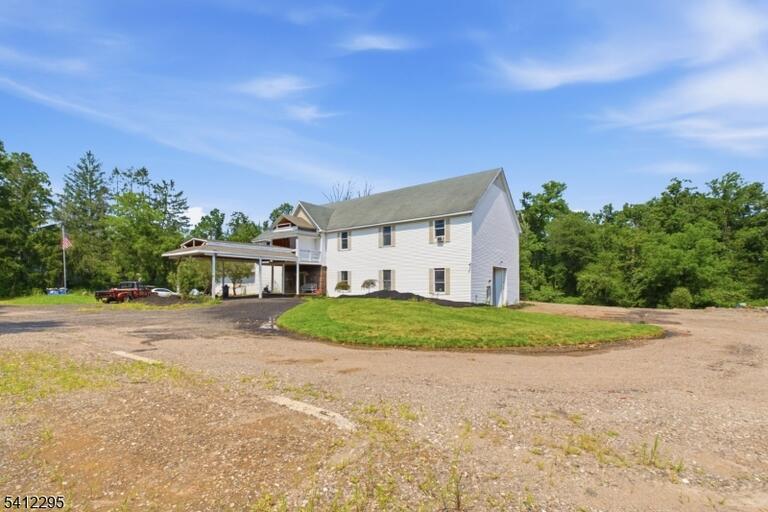 Property listing MLS 4010738 photo 9