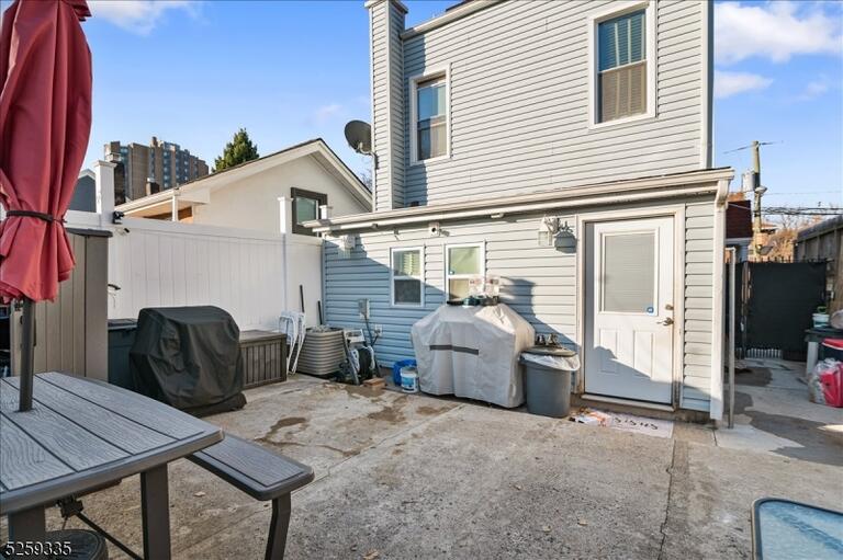 Property listing MLS 4010945 photo 15