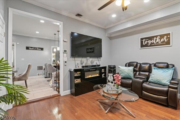 Property listing MLS 4010945 photo 3