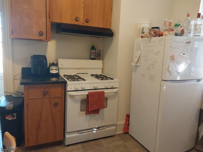 Property listing MLS 4011792 photo 3