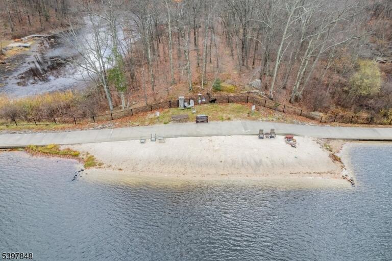 Property listing MLS 4017820 photo 38